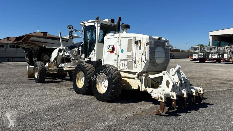 Grejder Caterpillar 120M2
