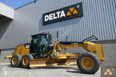 Równiarka Caterpillar