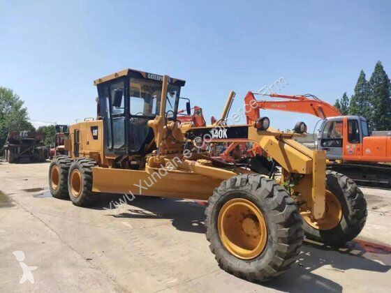Grejder Caterpillar 140K