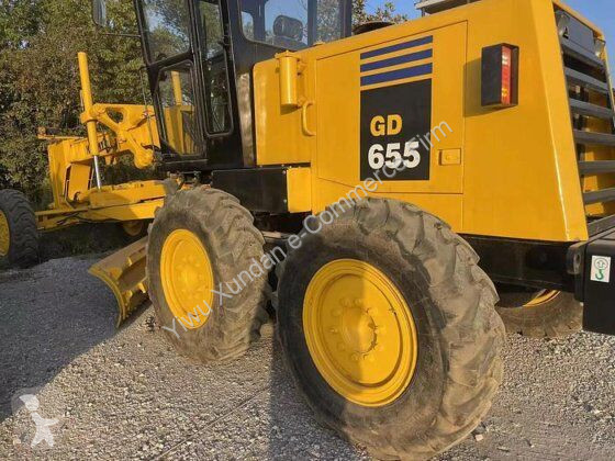 ممهدة طرق Komatsu GD655