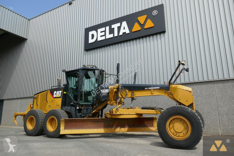 Grejder Caterpillar 140M