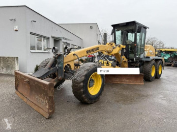Niveladora New Holland