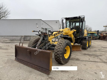 Niveladora New Holland