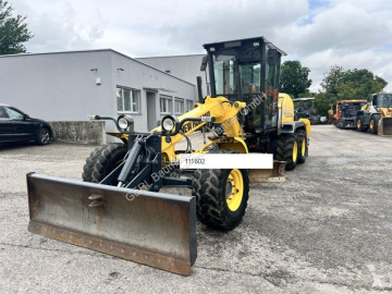 Niveladora New Holland