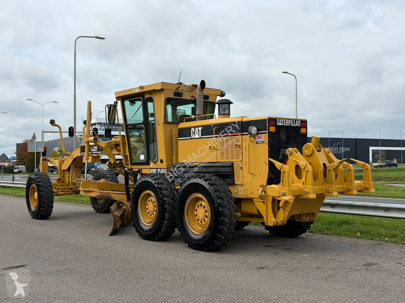 Грейдер Caterpillar