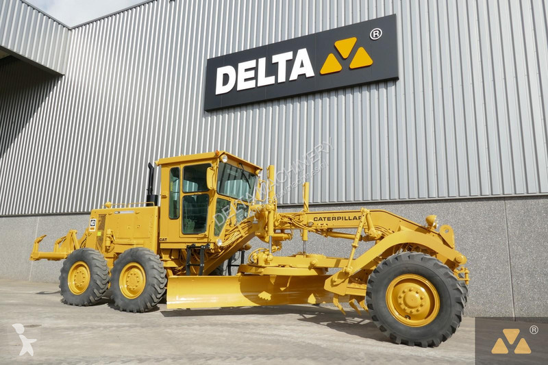 Grader Caterpillar Ex-army