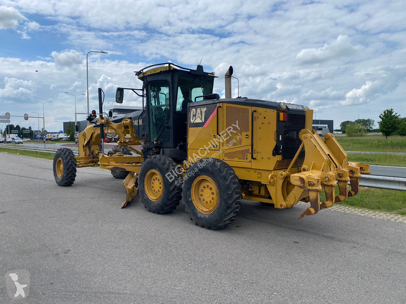 Grejder Caterpillar 140M
