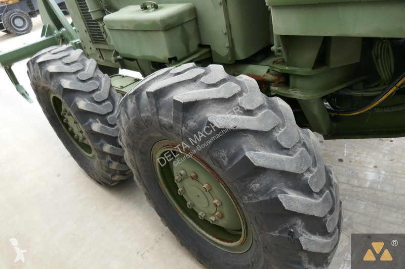 Grejdr Caterpillar Ex-army