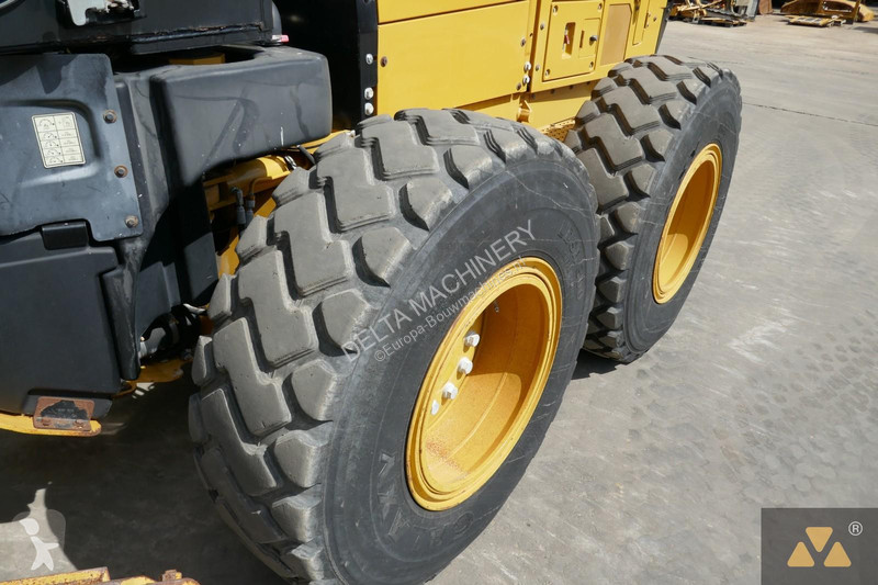 Grader Caterpillar 3