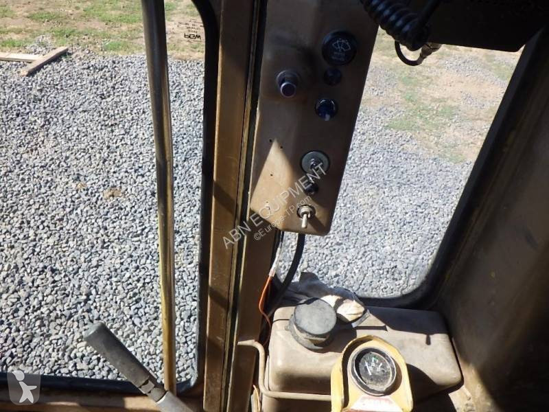 Grader Caterpillar
