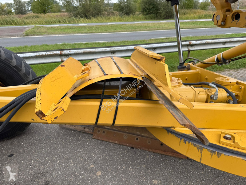 Grejder Caterpillar 140M