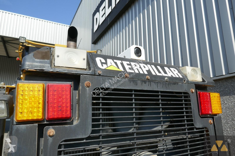 Grejder Caterpillar 140M
