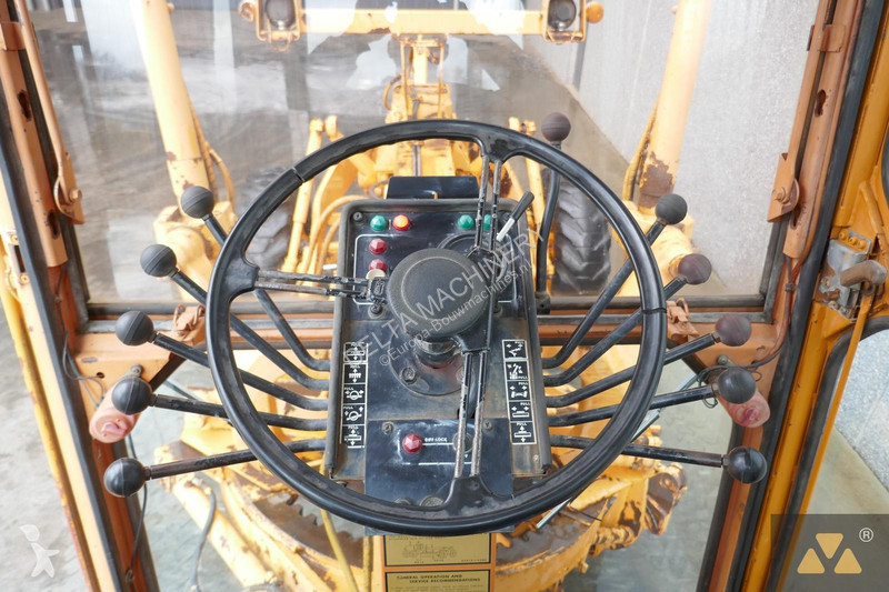Grader Mitsubishi MG300