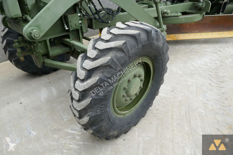 Grejdr Caterpillar Ex-army