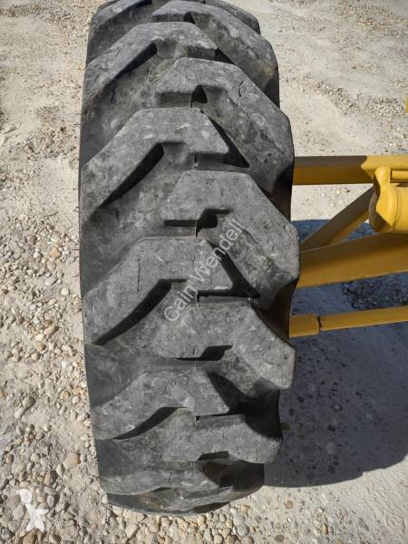 ممهدة طرق Caterpillar 120