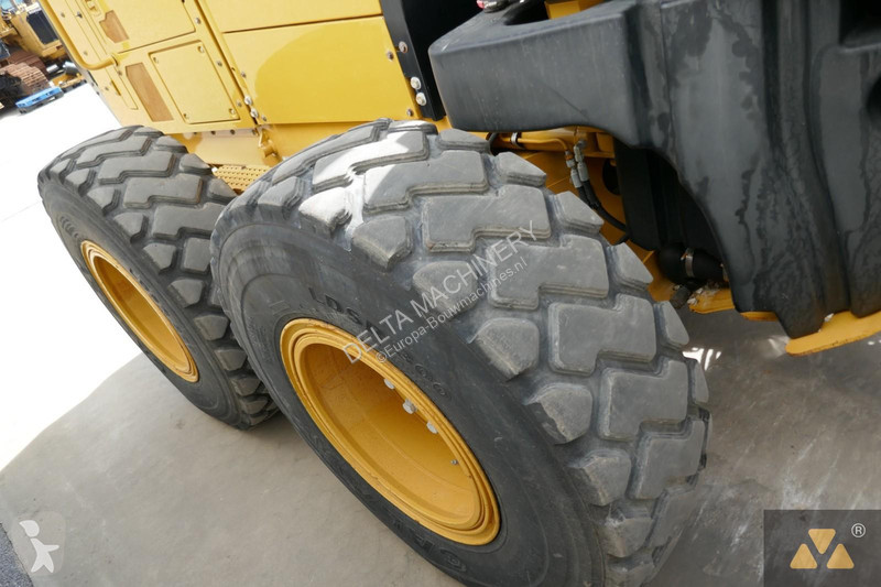 Grader Caterpillar 3