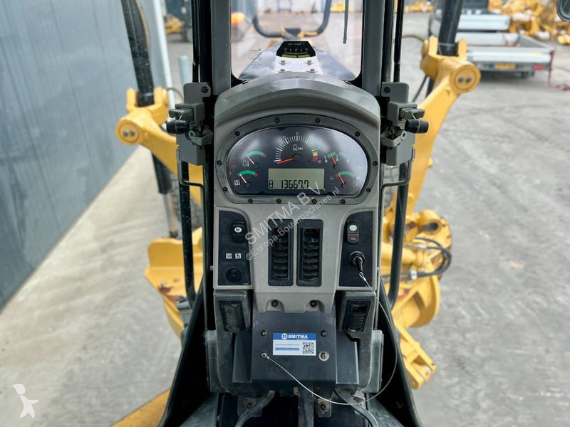 Grejder Caterpillar 140M2