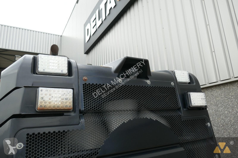 Niveladora Caterpillar 2
