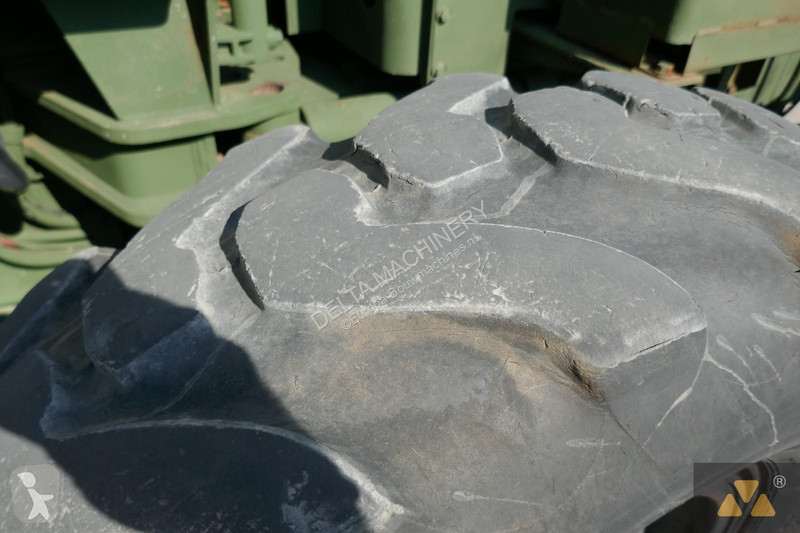 Grejder Caterpillar Ex-army