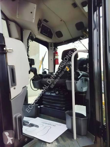 Grejder Caterpillar 140 AWD