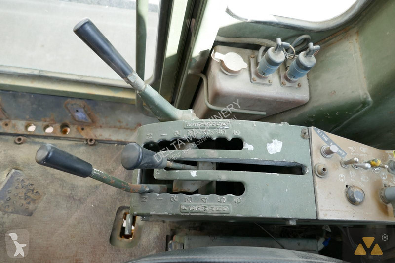 Grader Caterpillar Ex-army