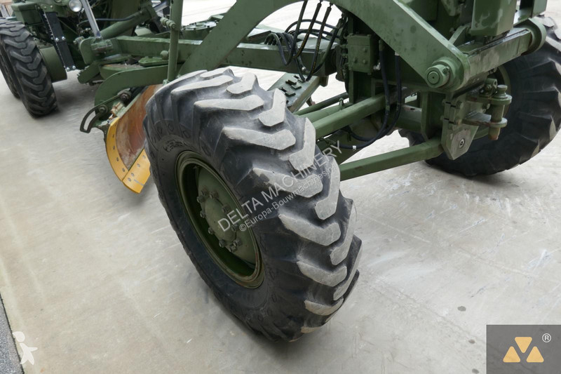 Grejdr Caterpillar Ex-army