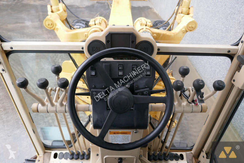 Niveladora Caterpillar Ex-army