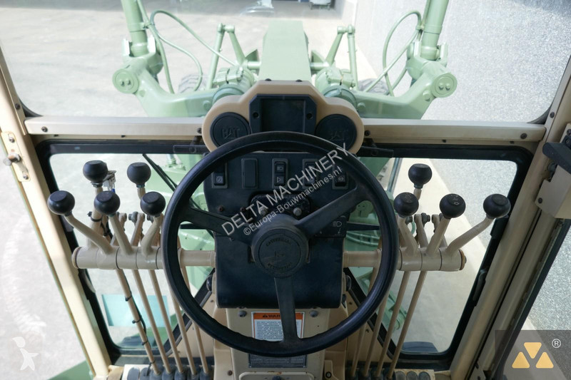 Niveladora Caterpillar Ex-military