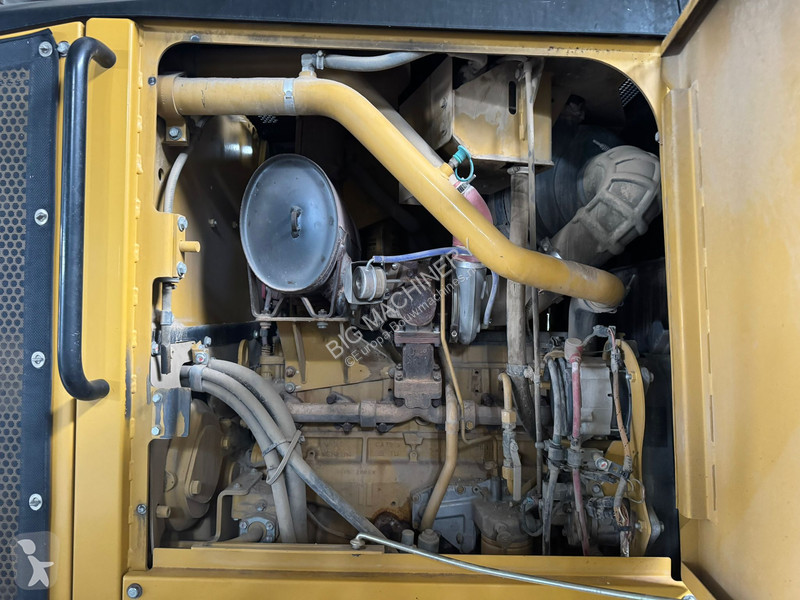 Grejder Caterpillar 140M