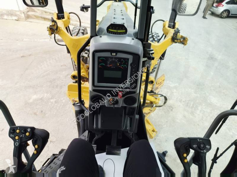 Grejder Caterpillar 140 AWD