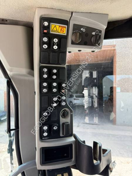 Grejder Caterpillar 12M3 AWD
