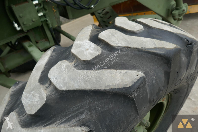 Grejdr Caterpillar Ex-army