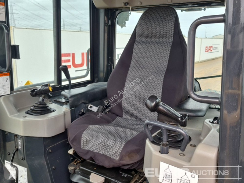 Grejdr Komatsu -24