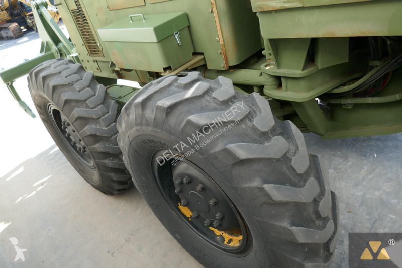 Grejder Caterpillar Ex-army
