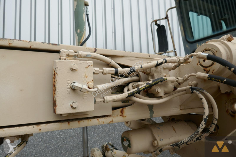 Grejder Caterpillar Ex-army