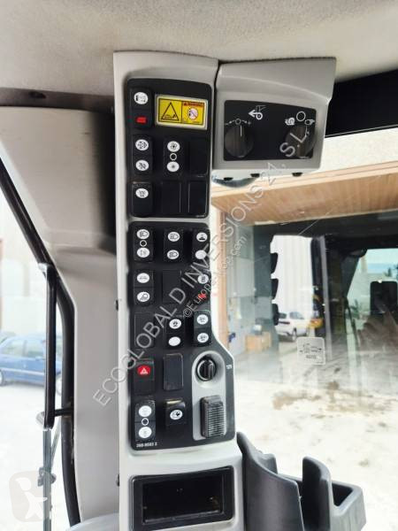 Grejder Caterpillar 140 AWD