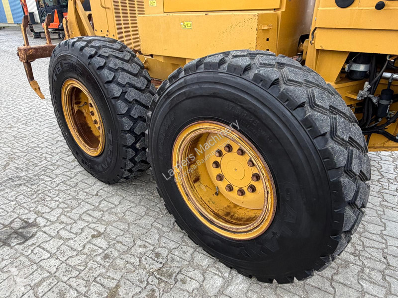 Niveladora Caterpillar 140K .