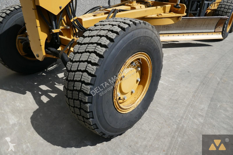Niveladora Caterpillar AWD