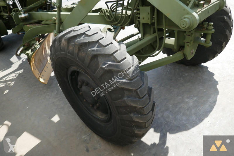 Grejder Caterpillar Ex-army