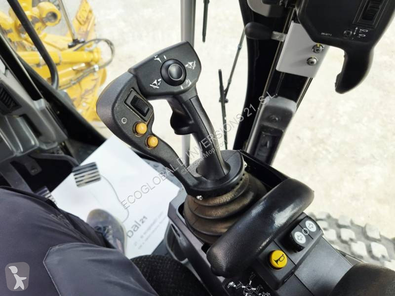 Grejder Caterpillar 140 AWD