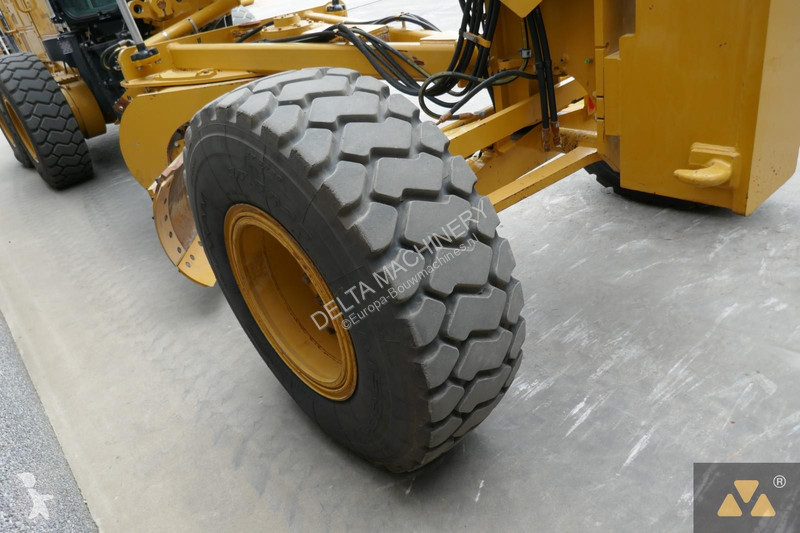 Niveladora Caterpillar 3