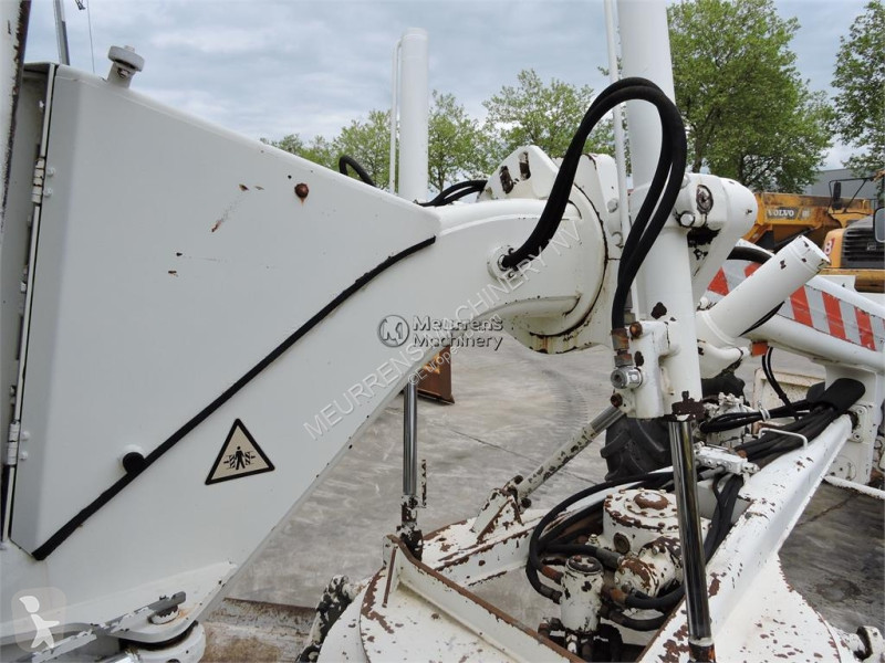 Grejder  F106A
