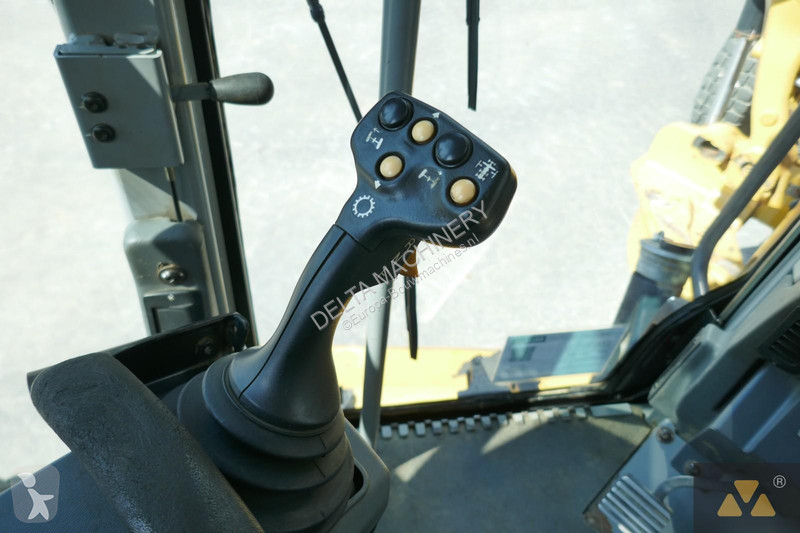 Grejder Caterpillar 140M