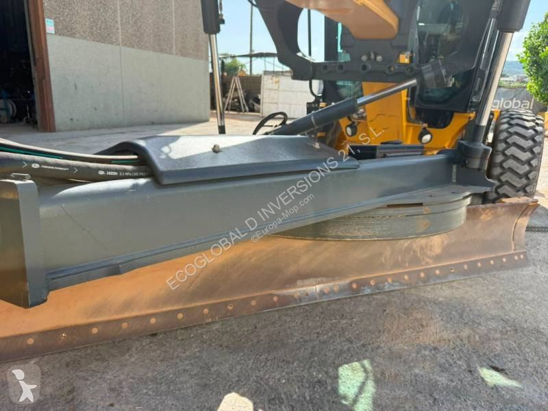 ممهدة طرق John Deere 672GP AWD