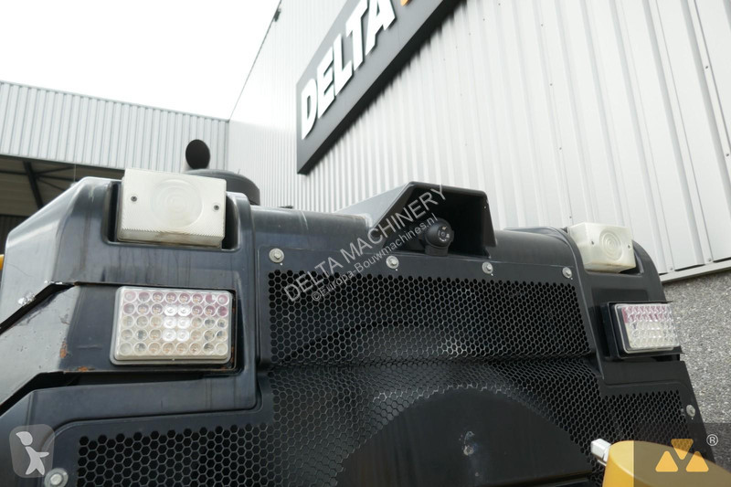 ممهدة طرق Caterpillar 2 AWD