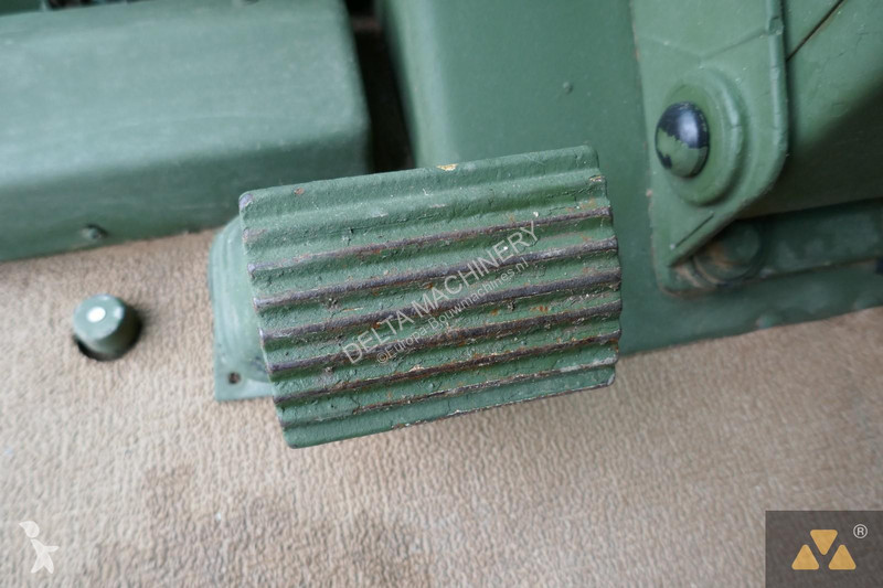 Grejdr Caterpillar Ex-army