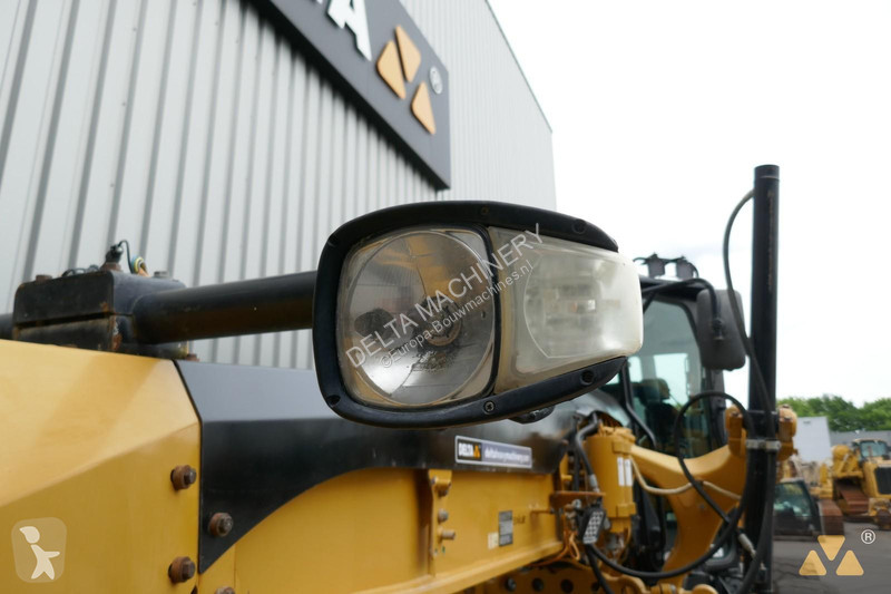 Niveladora Caterpillar 3