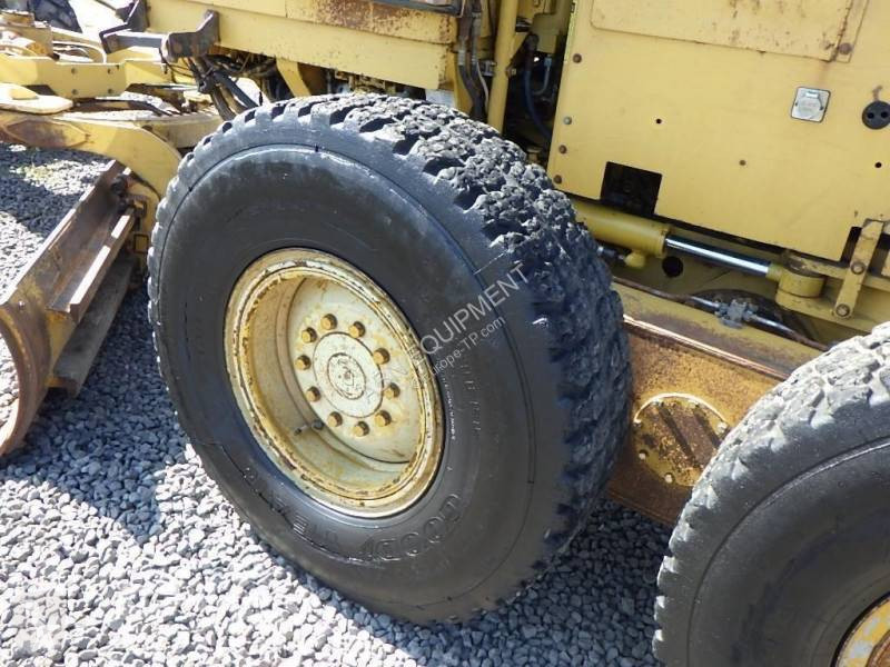 Grader Caterpillar