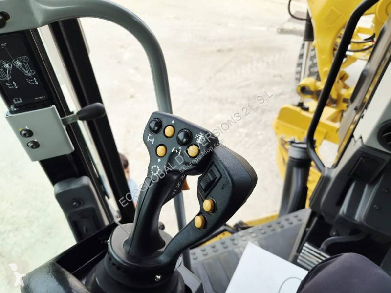 Grejder Caterpillar 140 AWD