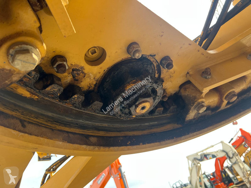 Grejder Caterpillar 140K .